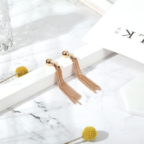 SERENA | Gold Drop Chain Earrings - Picture 2 of 5